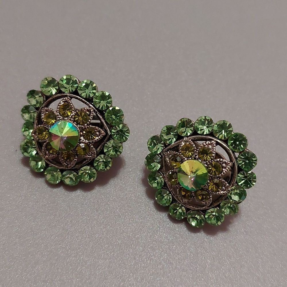 Vintage Green AB Rhinestones Flower Clip on Earrings - Picture 1 of 4